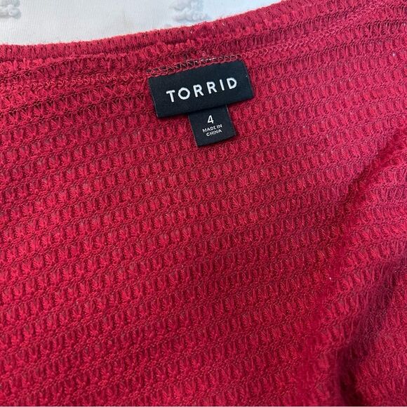 Torrid Waffle V-neck Lace Inset Pullover Sweatshirt Rhubarb Sz 4 - Picture 11 of 16